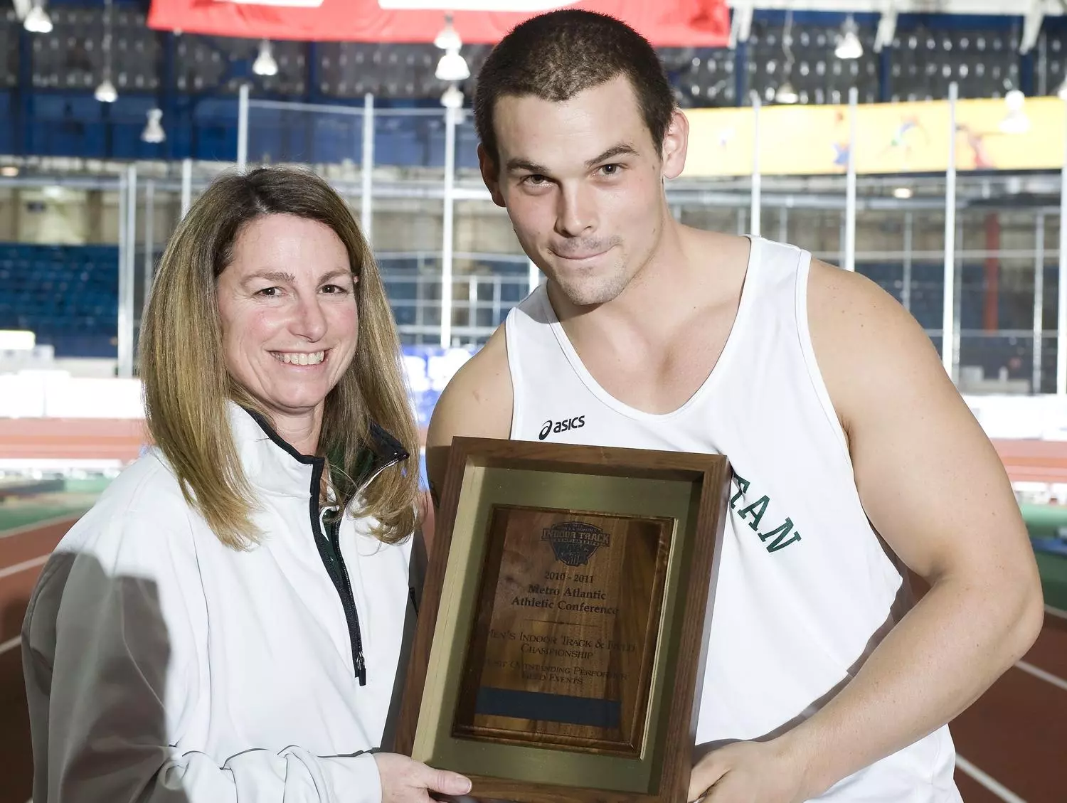 Manhattan Men, Women Finish Second at MAAC Championships